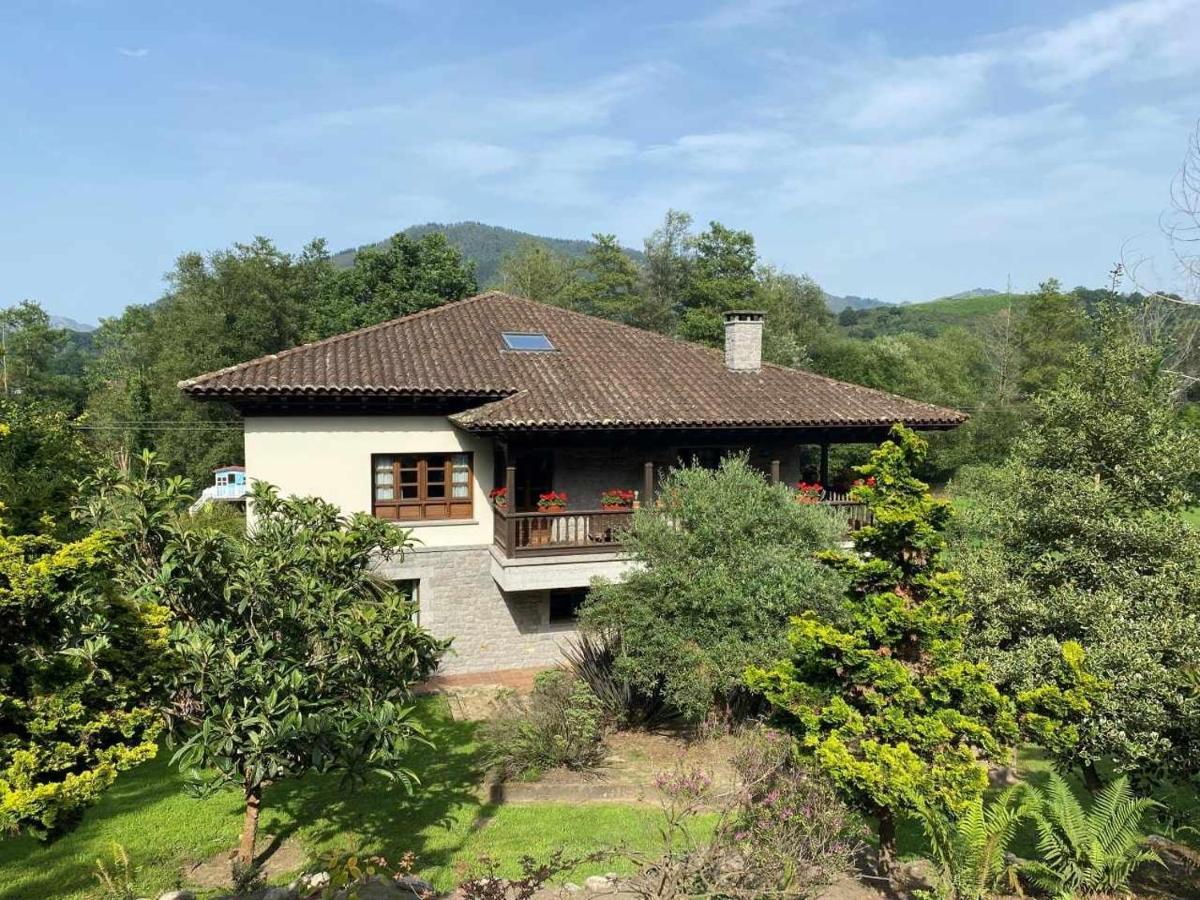 Casa de Los Carpinteros Arriondas Exterior foto